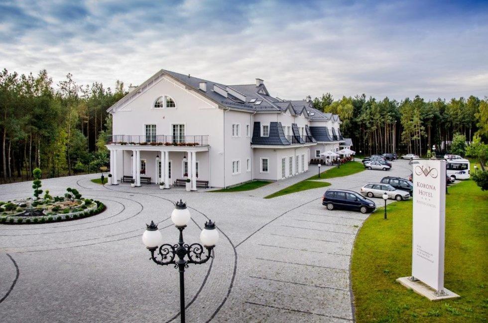 Korona Hotel Ostroleka  Eksteriør billede