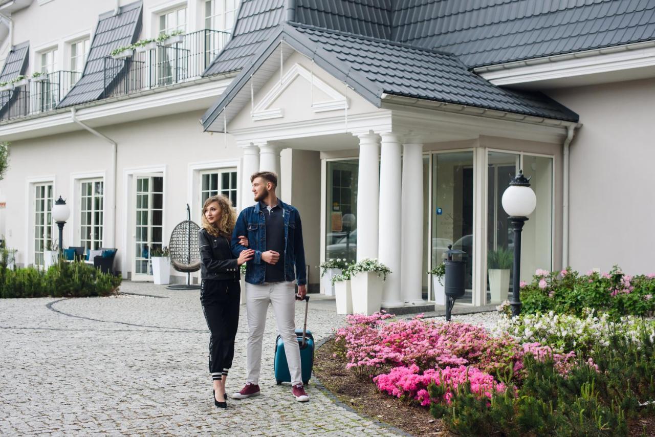 Korona Hotel Ostroleka  Eksteriør billede