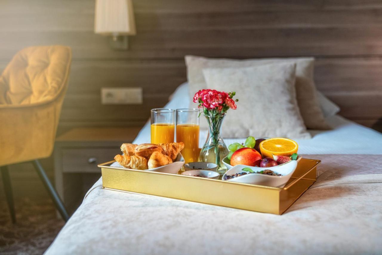 Korona Hotel Ostroleka  Eksteriør billede