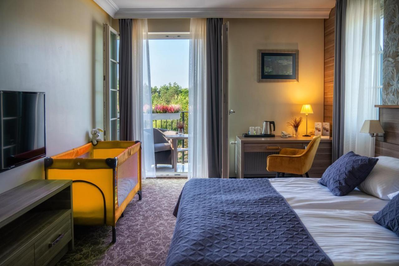Korona Hotel Ostroleka  Eksteriør billede