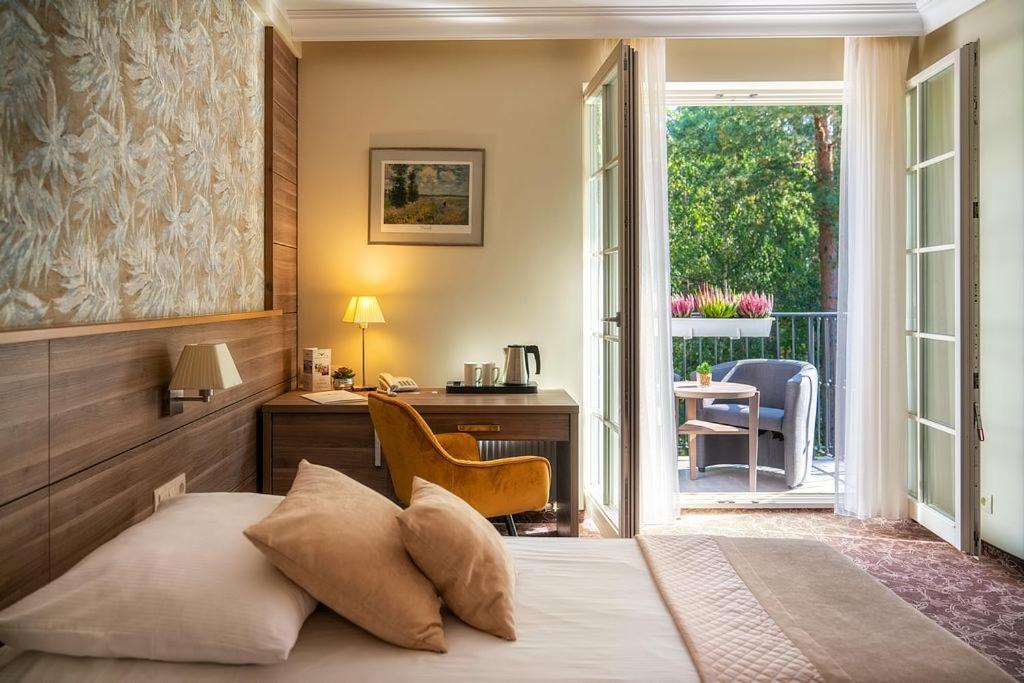 Korona Hotel Ostroleka  Eksteriør billede
