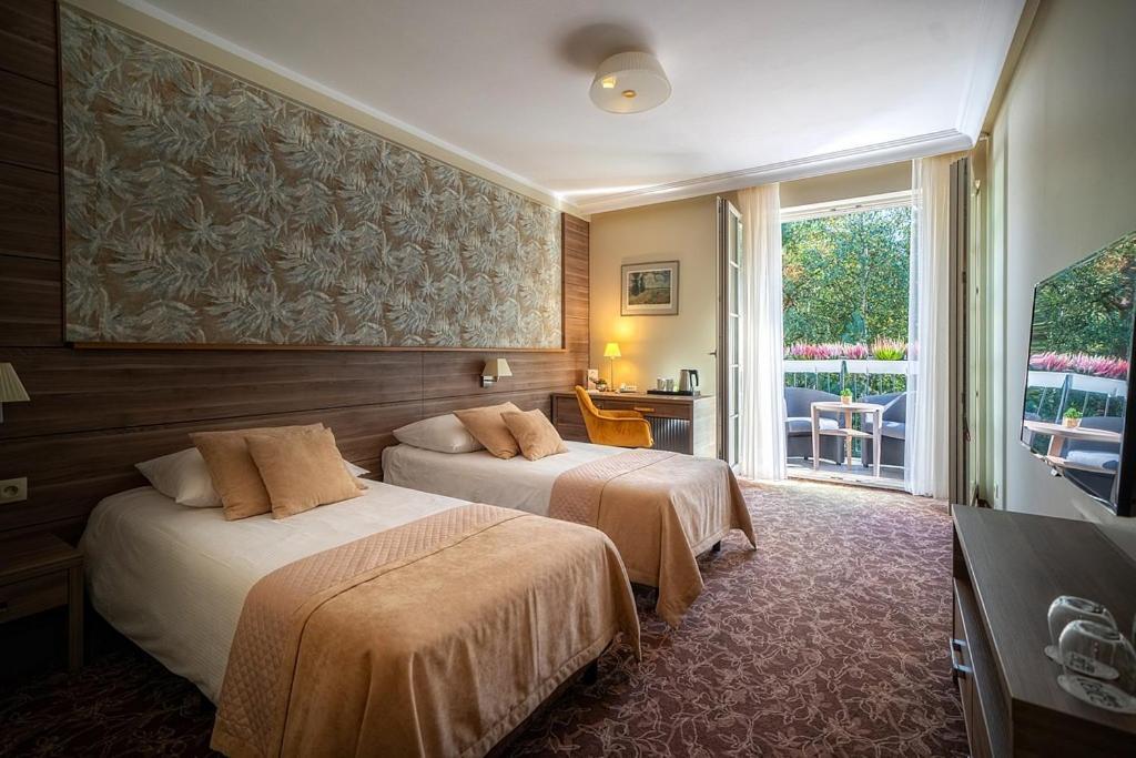 Korona Hotel Ostroleka  Eksteriør billede